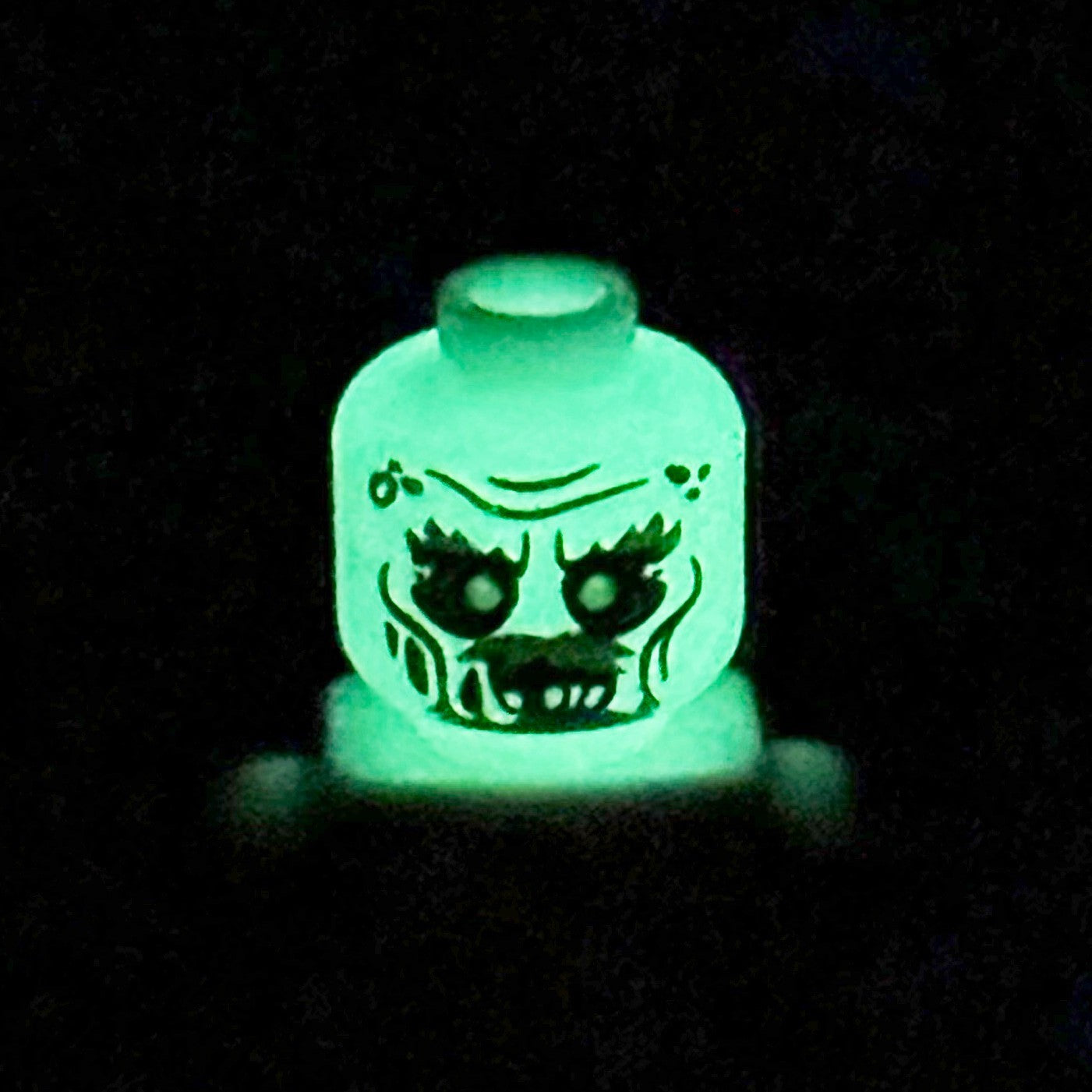 LEGO The Lord of the Rings Soldier of the Dead Minifigure Head Part Glow 790081